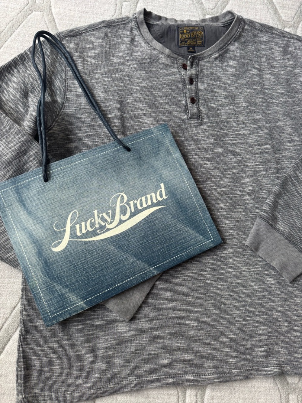 Lucky Brand Men's Henley Gray Black Marled Spacedye Sweater Top Gift Bag SZ XL